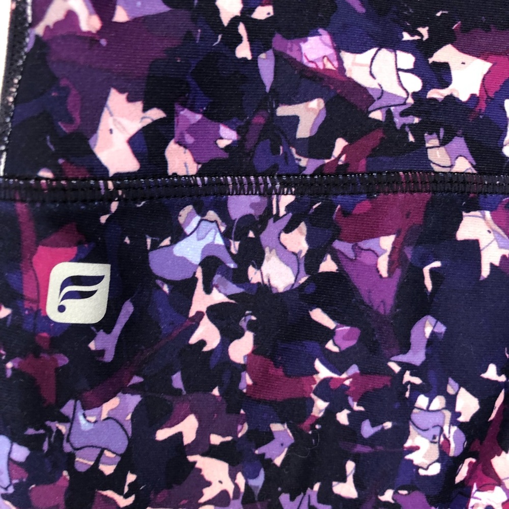 Fabletics Printed Powerhold Capris Legging S - image 5